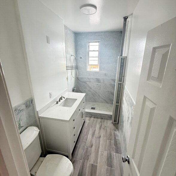 Building Photo - 125 W 227th St