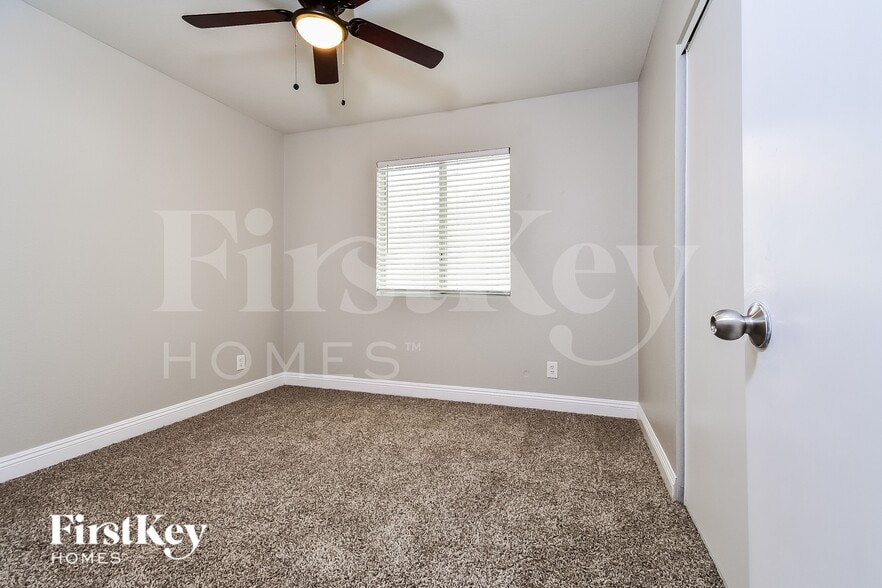 Building Photo - 3910 Scotsman Way