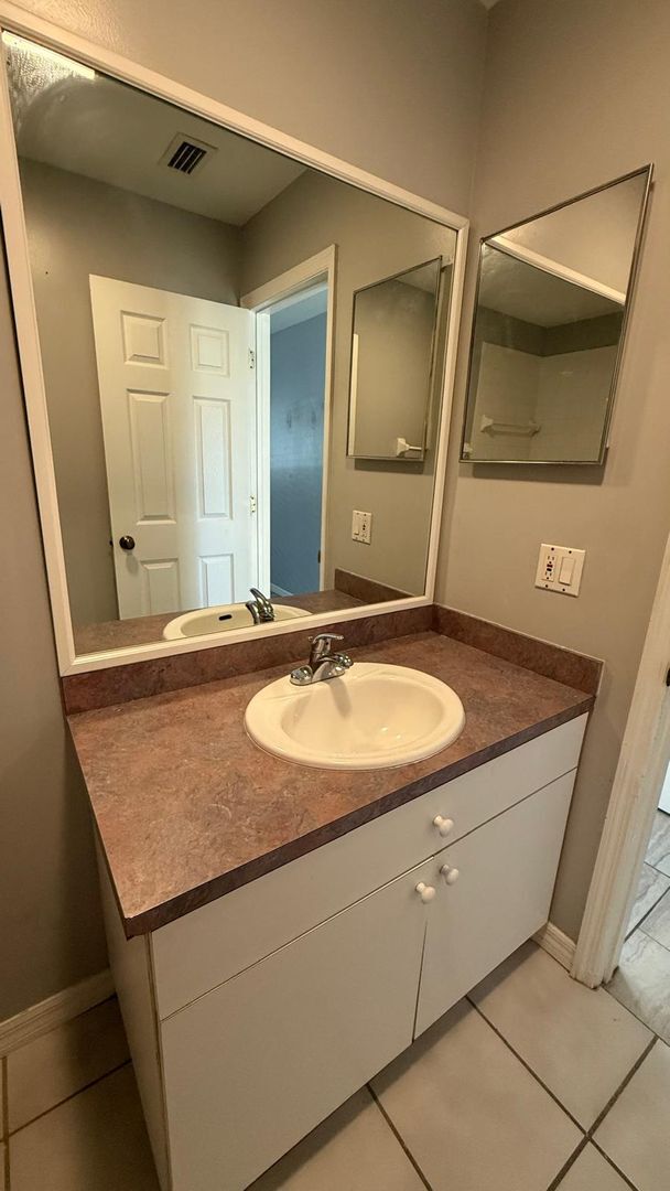 Building Photo - Unit 1 @1407 SE 24TH AVE