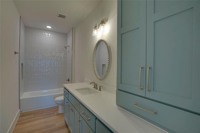 Building Photo - 300 Red Bird Ln