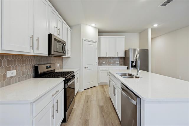 Building Photo - 2221 Horseshoe Ln