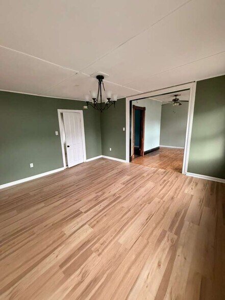 Building Photo - 31 Sheridan Ave