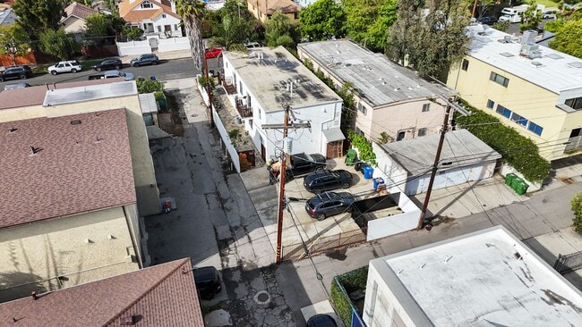 Building Photo - 616 Sunset Ave