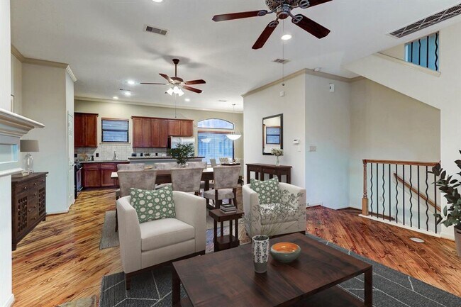 Building Photo - Impeccably Maintained Midtown Townhome with Downtown Views!