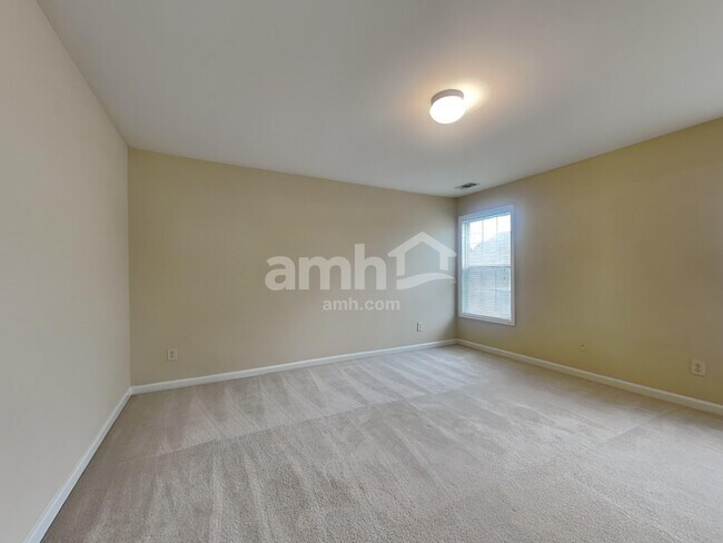 Building Photo - 2116 Benchmark Dr SW