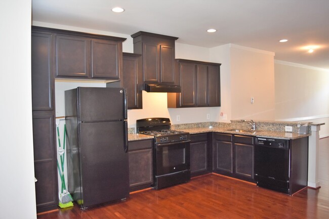 Building Photo - 3-Level Townhome in Village @ Woodstream C...