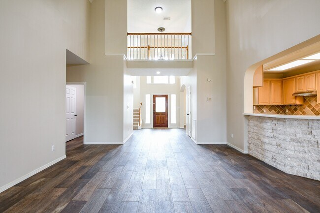 Building Photo - 241 Blue Hill Dr