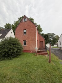 Building Photo - 81 E Park Pl