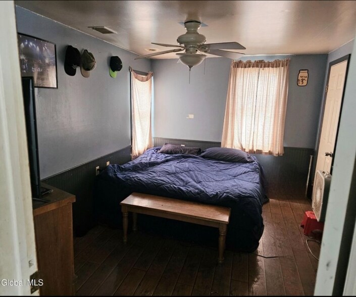 Building Photo - 3 9th St