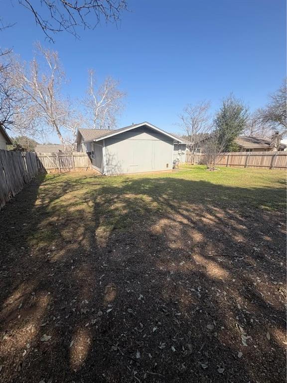 Building Photo - 4009 Hillside Dr