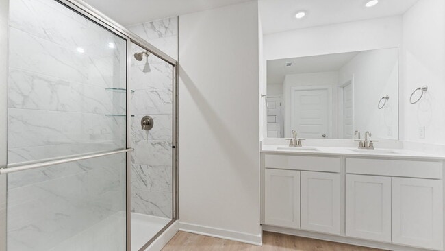 Building Photo - "Bright 4-Bedroom Haven with Scenic Views ...