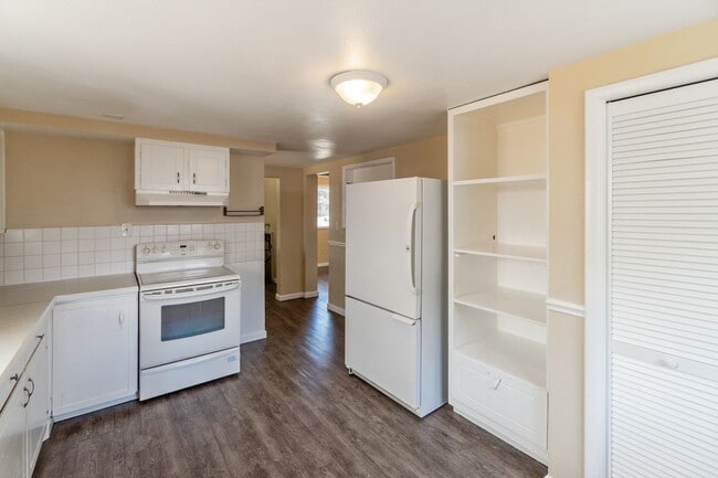 Building Photo - Single Family Home on Spokanes North Side!!