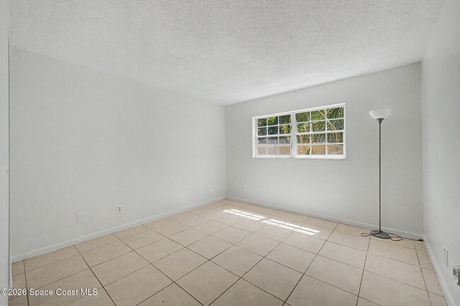 Building Photo - 1641 Sunny Brook Ln