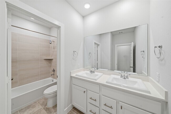 Building Photo - 31719 Hatcher Grv Ln