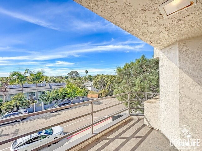 Building Photo - Modern Coastal Property In Gated Encinitas Community | 3BD/2.5BA w/Garage