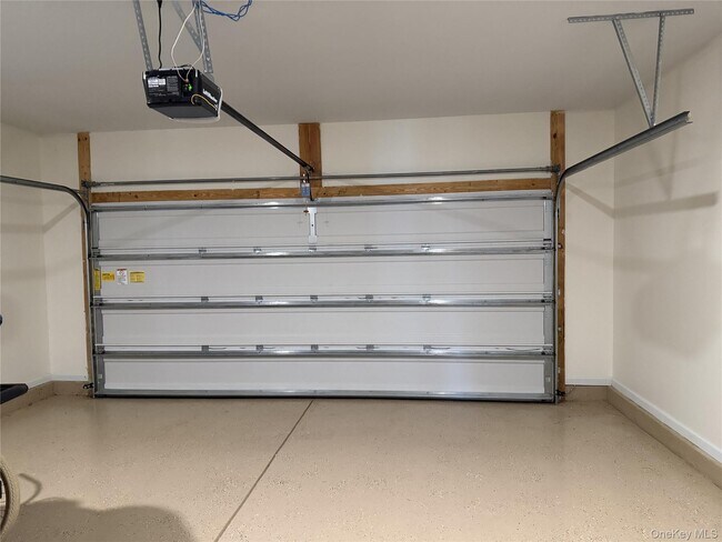 Building Photo - 261 Calhoun Fls Dr