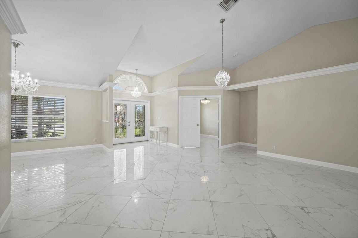 Building Photo - 5450 NW South Crisona Ct