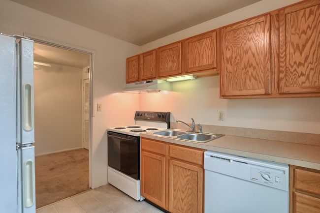 Building Photo - Park Drive Apartments