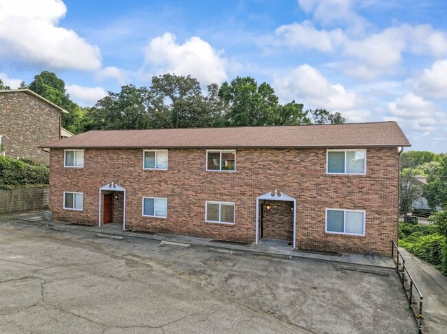 Primary Photo - West Knoxville 37919 - Charming, Newly Upd...