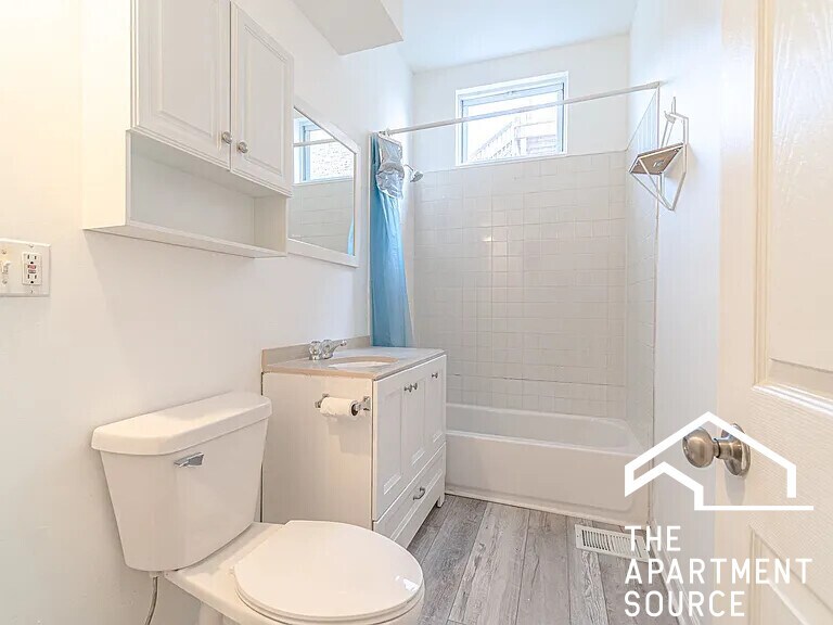 Building Photo - 1144 W 68th St