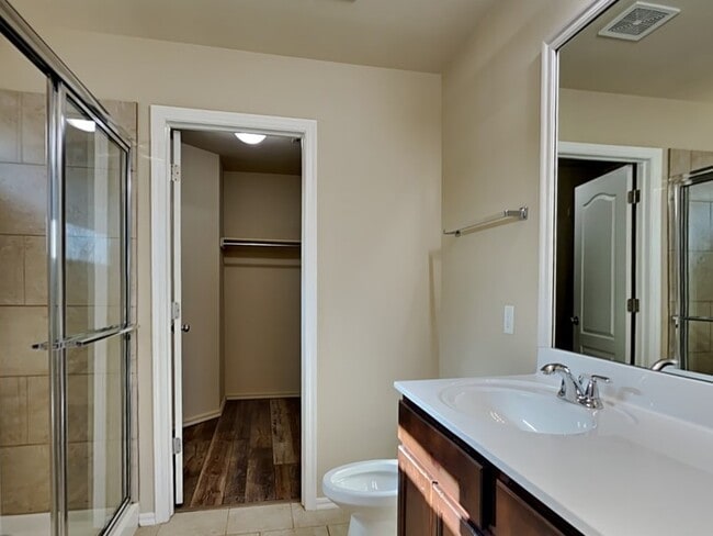 Building Photo - 2716 Demotte Dr