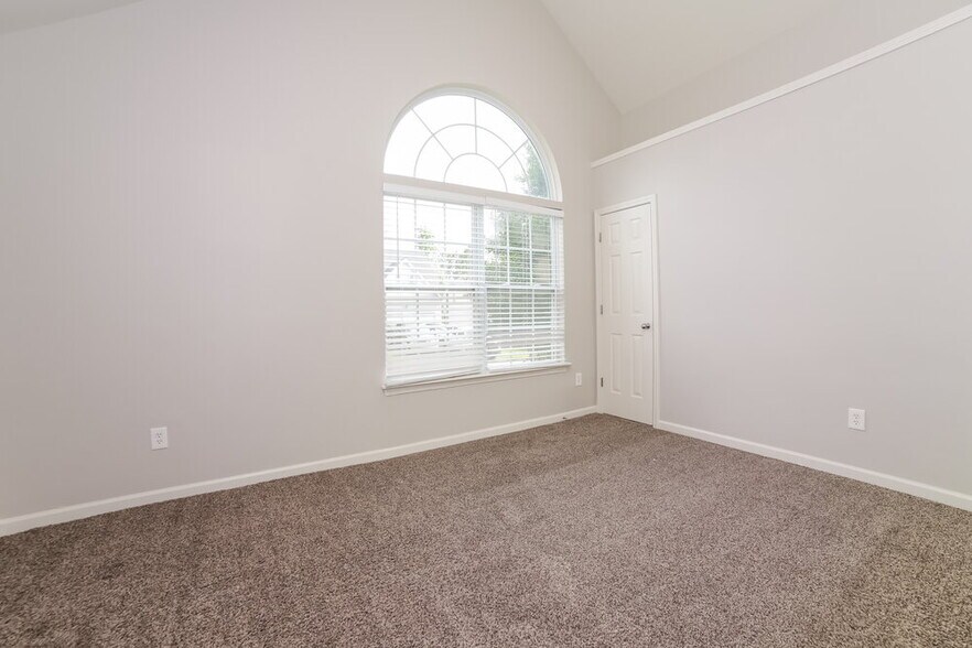 Building Photo - 3112 Berthas Overlook