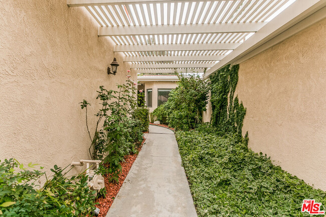 Building Photo - 851 Pebble Beach Dr