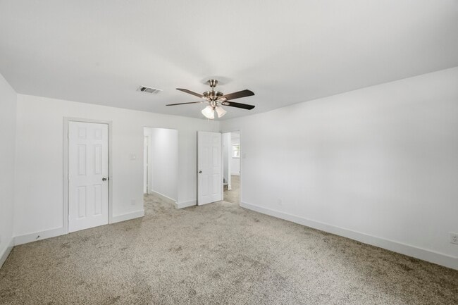 Building Photo - 1501 Maiden Ln