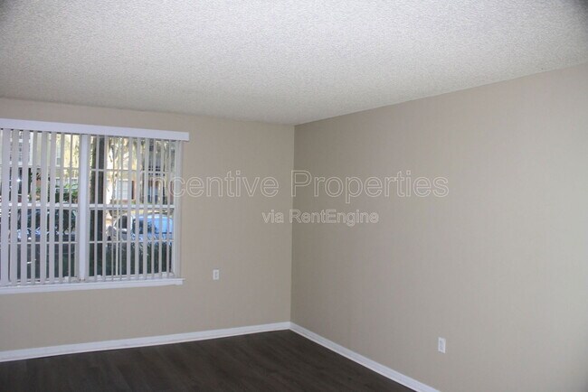 Building Photo - 4177 Versailles Dr