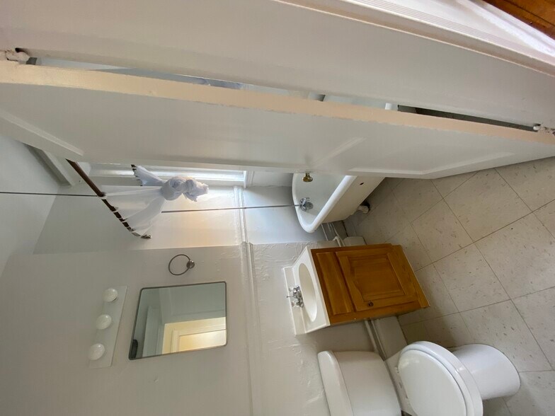 Building Photo - 309 Summit Ave