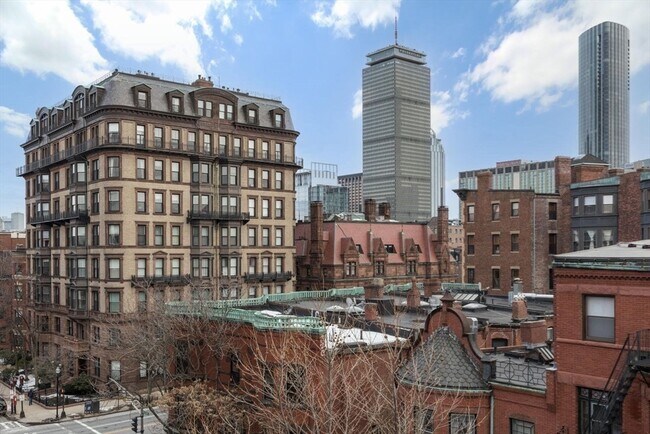 Building Photo - 416 Marlborough St