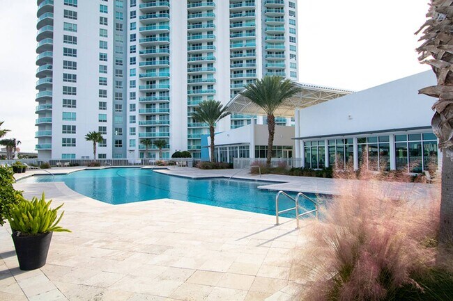 Building Photo - 231 Riverside Dr