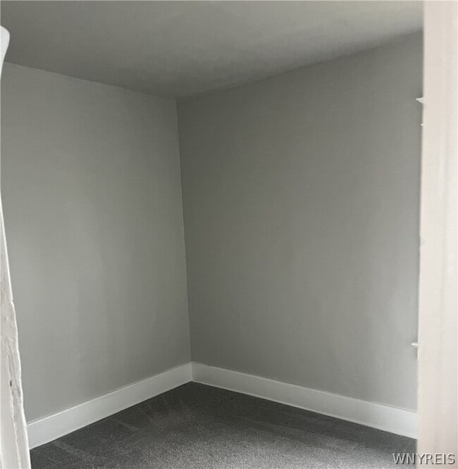 Building Photo - 91 Amber St