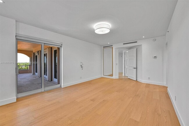 Building Photo - 13637 Deering Bay Dr