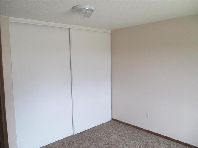 Building Photo - 480 W Main St