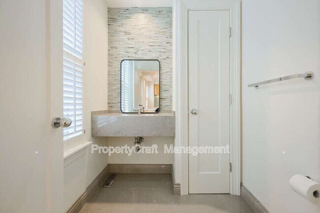 Building Photo - 29 E Springfield St