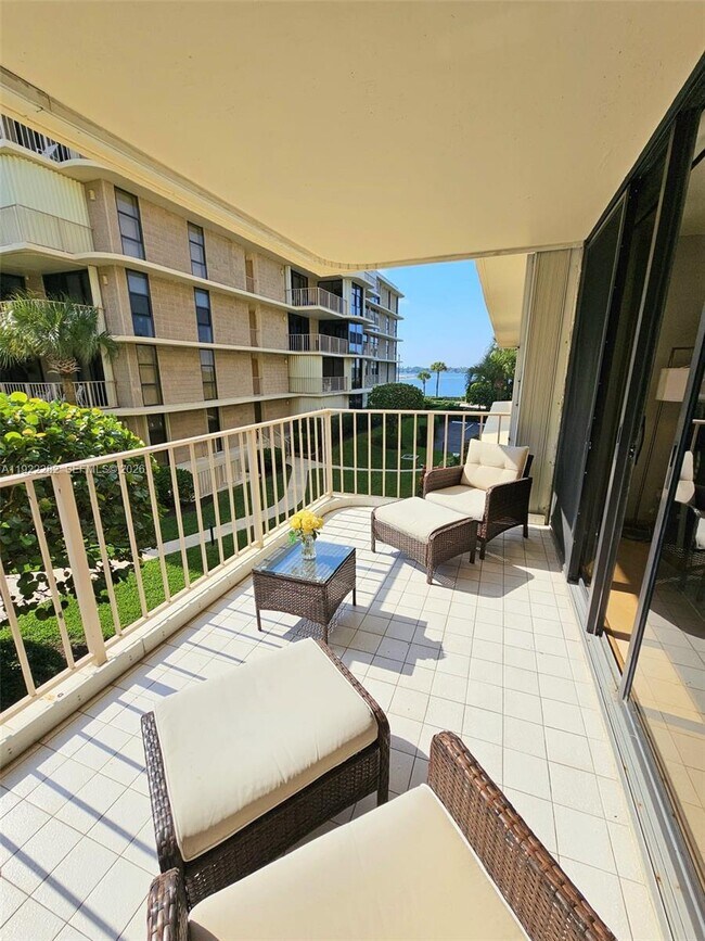 Building Photo - 3200 S Ocean Blvd