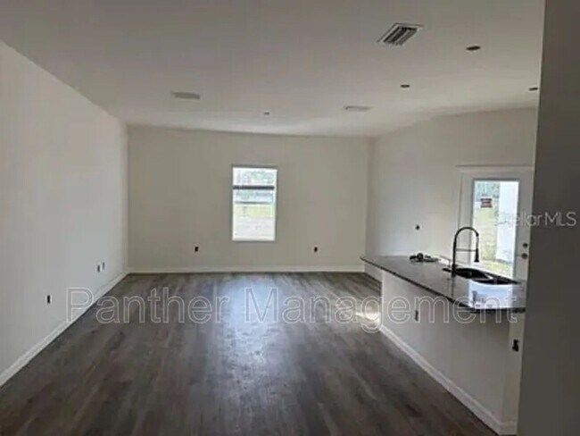 Building Photo - 16147 Badalona Dr
