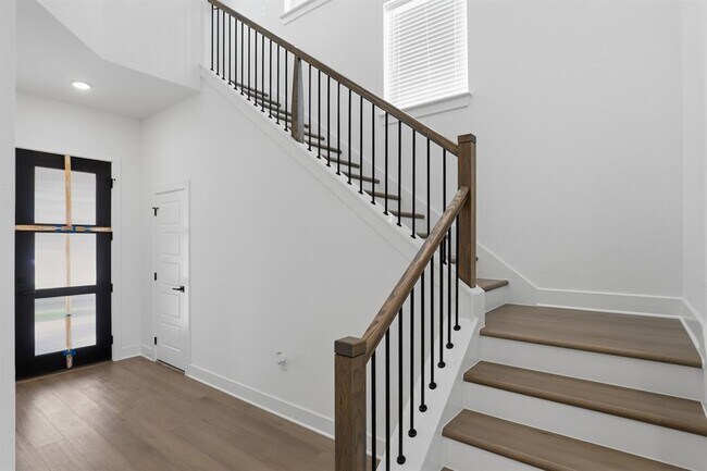 Building Photo - 881 Prominence Wy