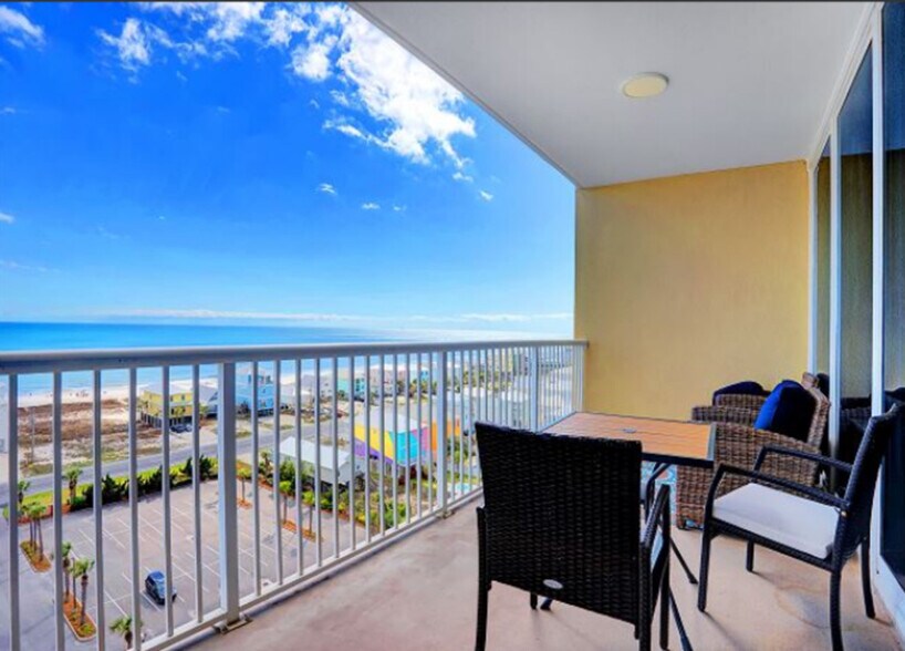 Building Photo - 1524 W Beach Blvd