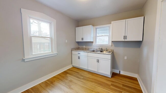 Building Photo - Cudell / West Boulevard Area - 3 bedroom/1...