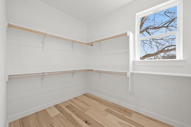 Building Photo - 4801 Sara Dr