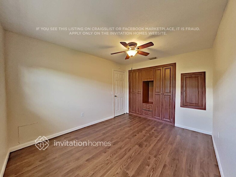 Building Photo - 10641 NW 27th Ct