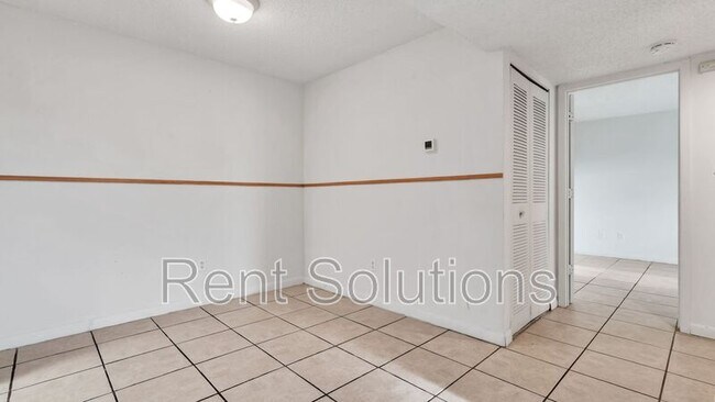 Building Photo - 455 Alt 19
