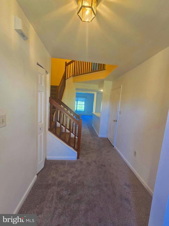 Building Photo - 471 Stonehedge Ln