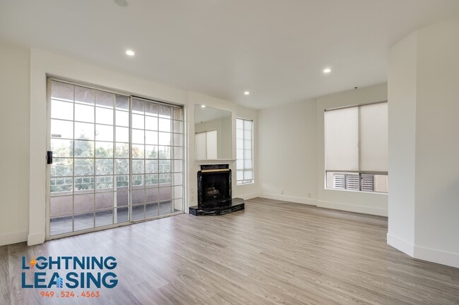 Building Photo - 15132 1/2 Magnolia Blvd-103D
