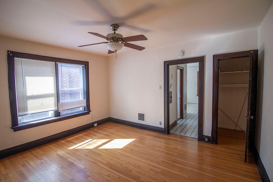 Building Photo - 3833 Dunnica Ave