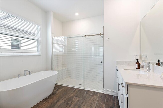 Building Photo - 8692 Little Bluestem Dr
