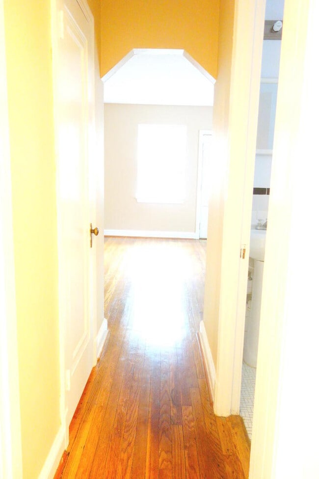 Building Photo - 8409 Greenwood Ave