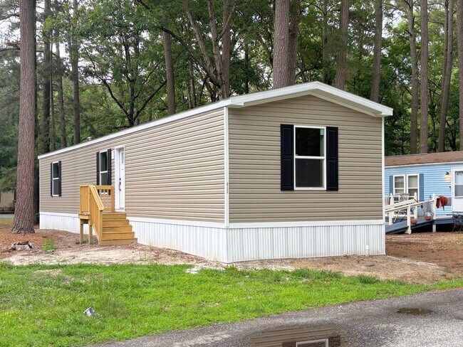 Building Photo - 30528 Black Duck Dr
